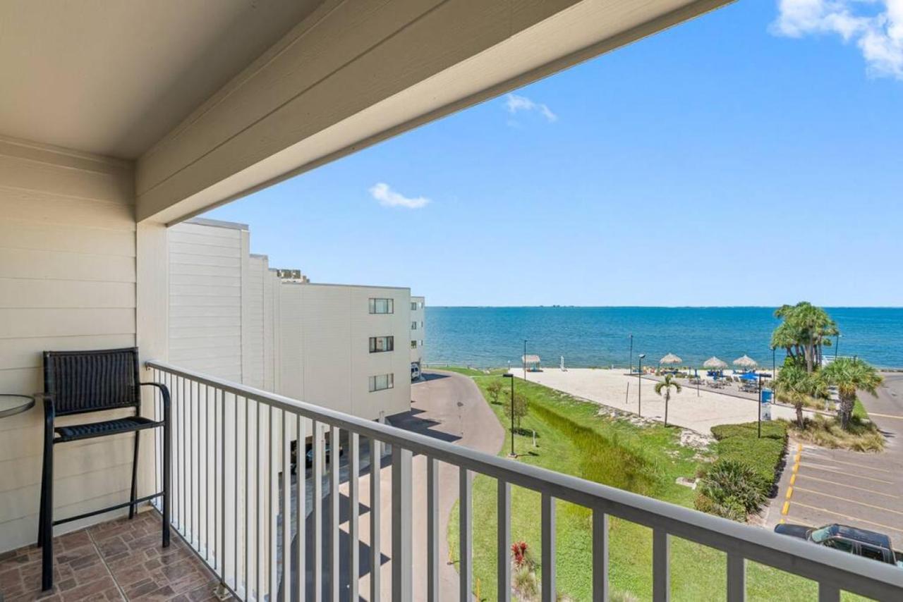 Apartment Stunning Bay Views From Your Private Balcony